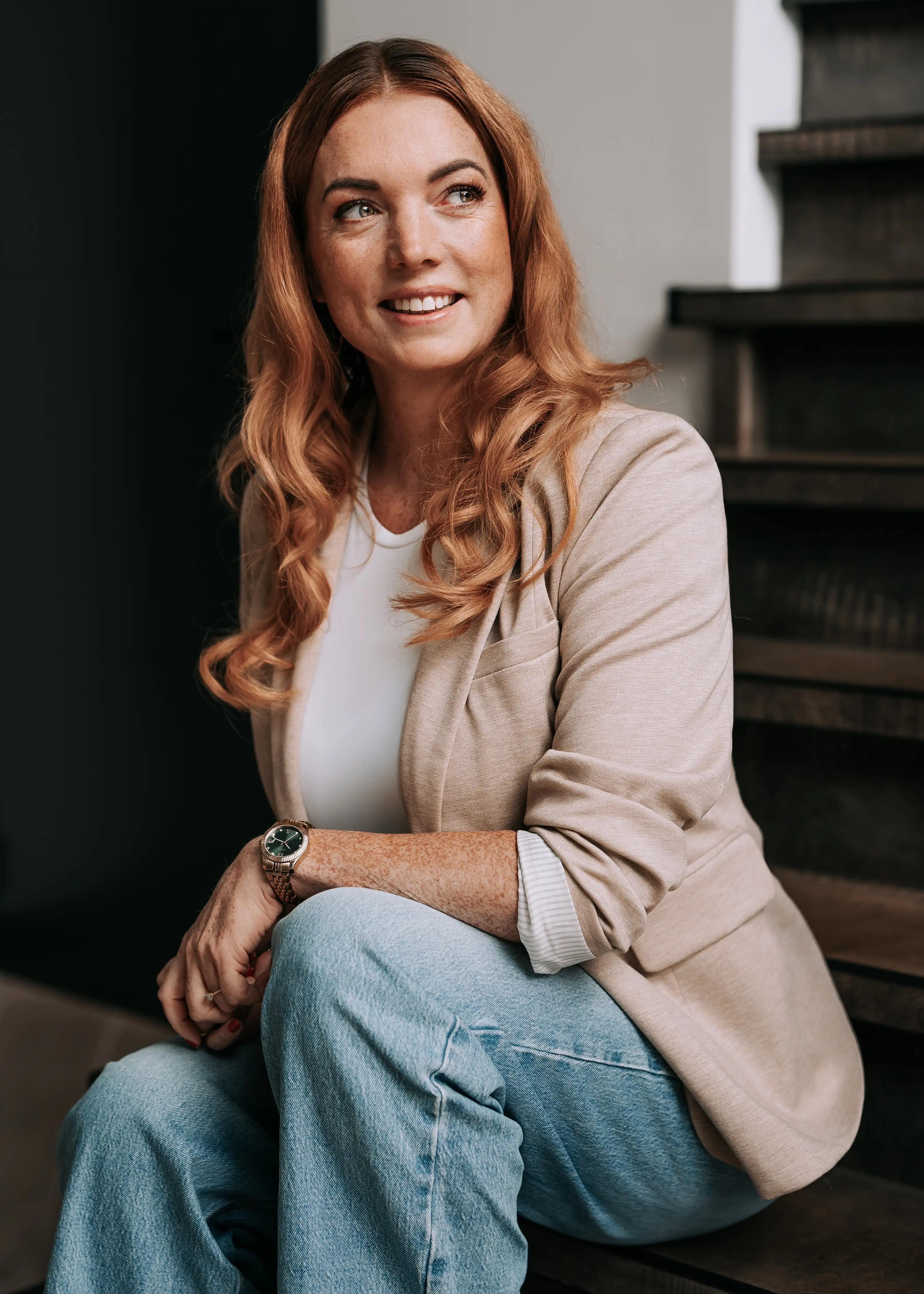 Angelique Sloesarwij, eigenaar van Elan Interim Advies, Header